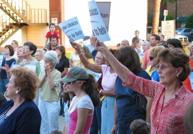 Kick-Off in Crowd